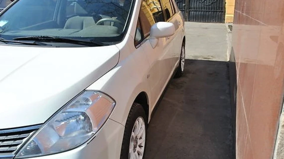 Nissan Tiida 4