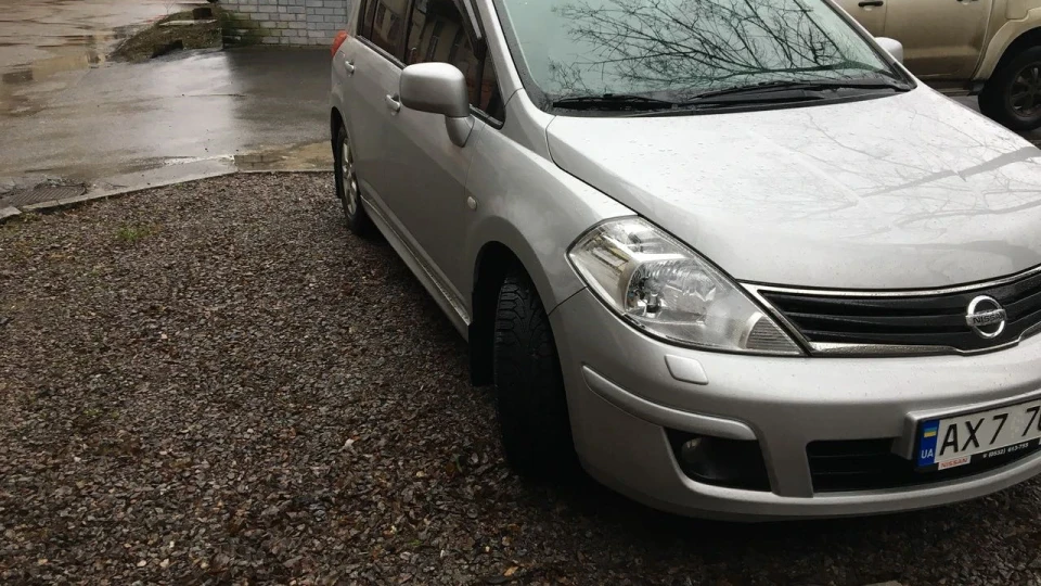 Nissan Tiida 2