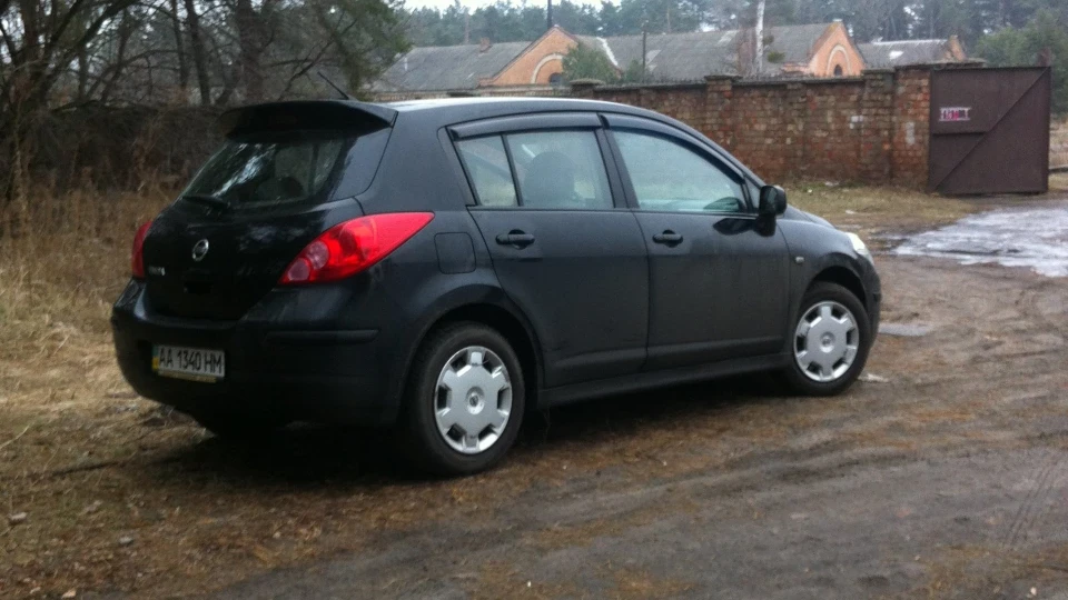 Nissan Tiida ティーダ 4