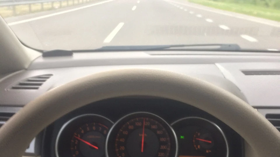 Nissan Tiida 4