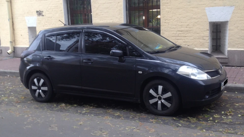 Nissan Tiida 2
