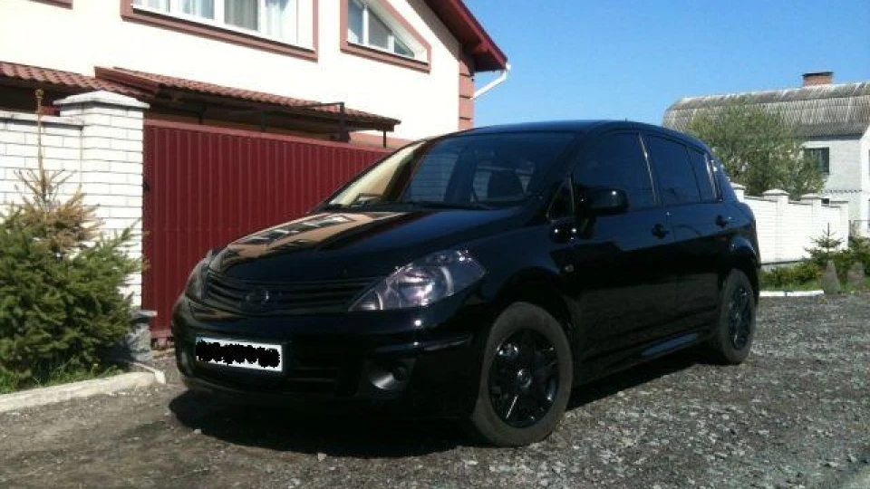 Nissan Tiida 3