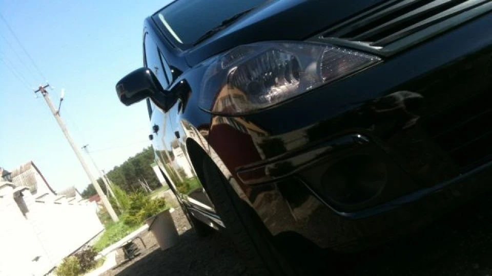 Nissan Tiida 4