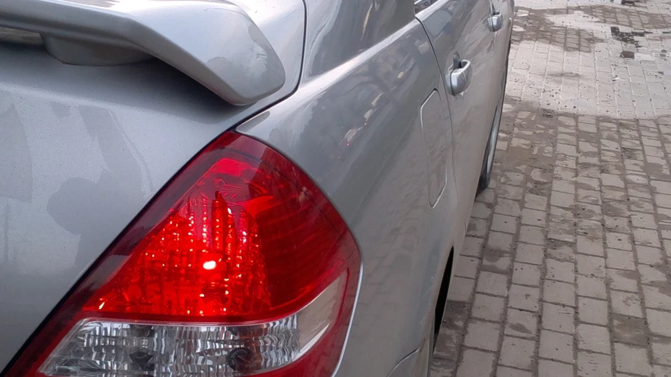 Nissan Tiida 4