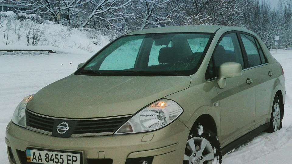 Nissan Tiida 1.6 AT 2