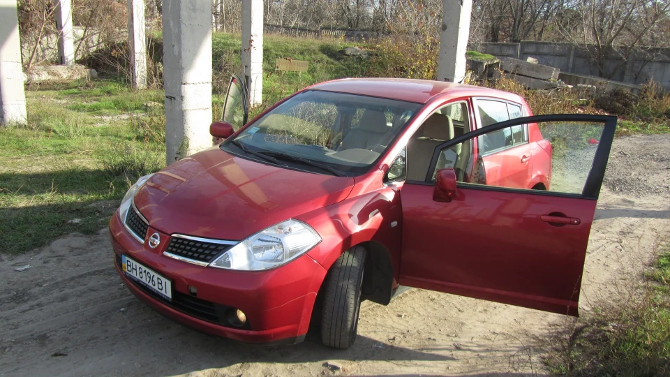 Nissan Tiida 1.6 автомат 4