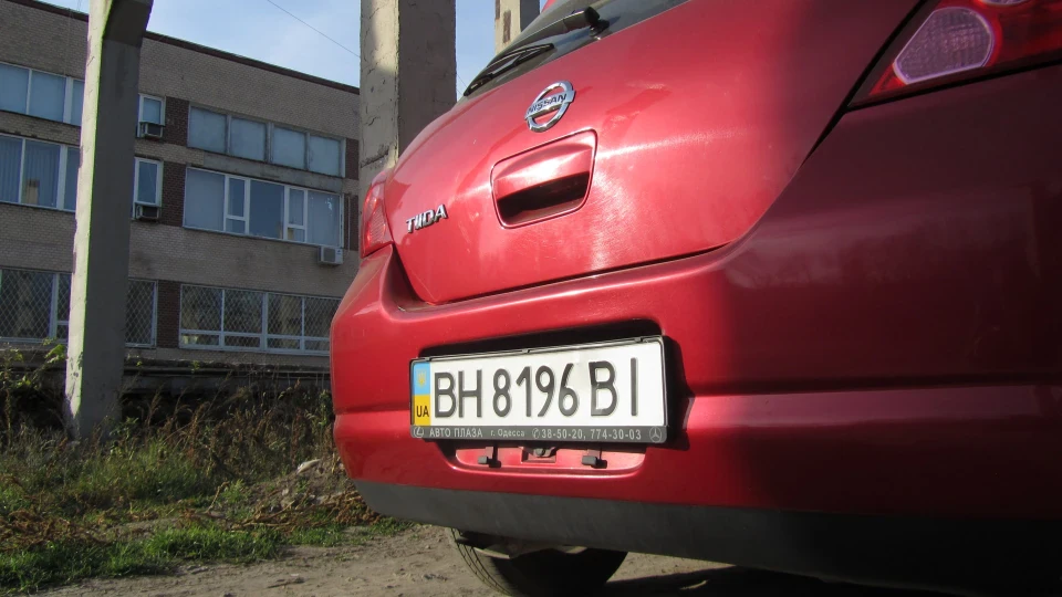 Nissan Tiida 1.6 автомат 5