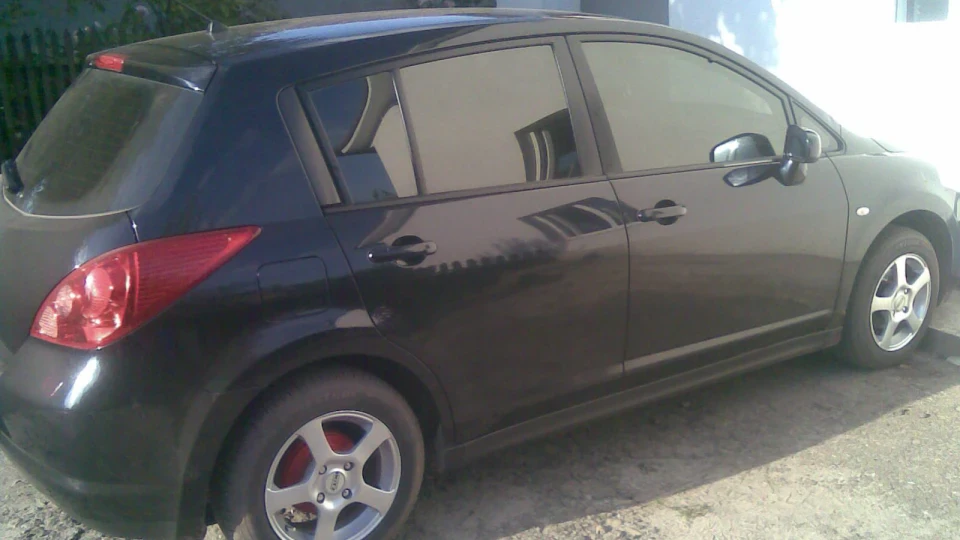 Nissan Tiida арабський японець