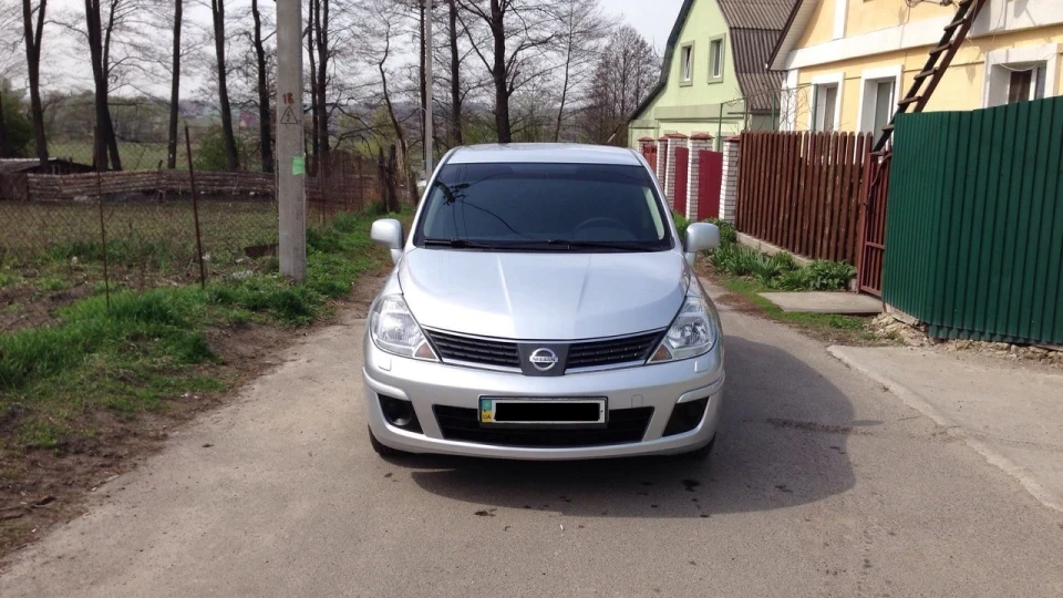 Nissan Tiida Чобот 4