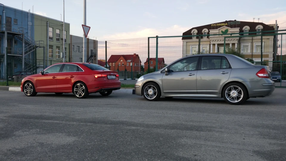 Nissan Tiida Майже Gun metal)) 2