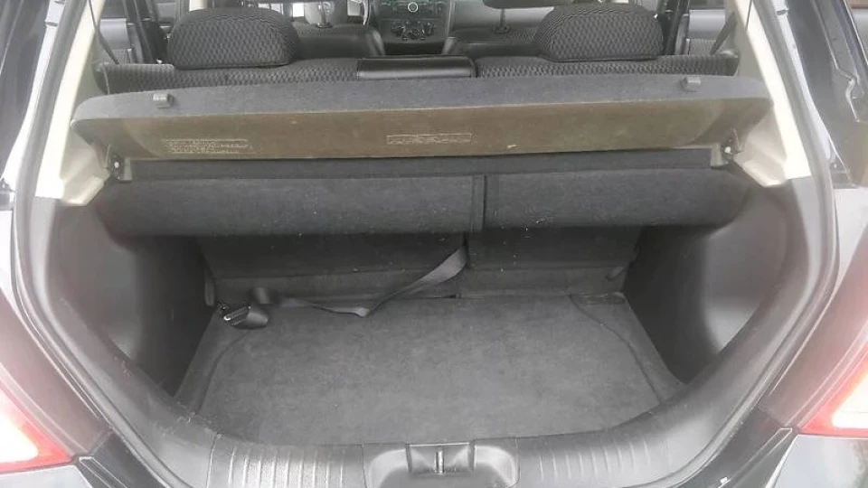 Nissan Tiida SE 5