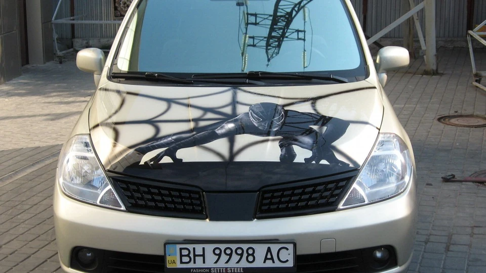 Nissan Tiida Spider-Man (THE DARK) 3
