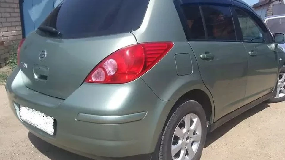 Nissan Tiida Зелений металік
