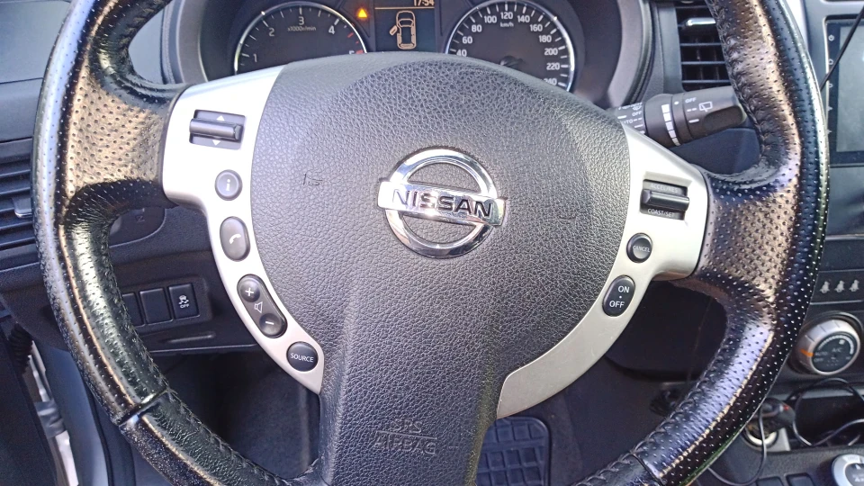 Nissan X-Trail 2.0turbo 5