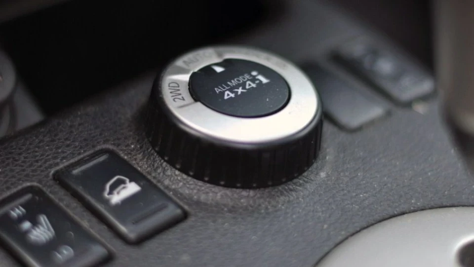 Nissan X-Trail 2,5 L CVT 4