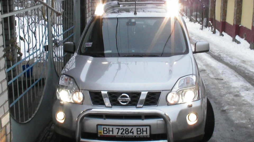 Nissan X-Trail 2.5 л, МКПП, сербр.метал 3