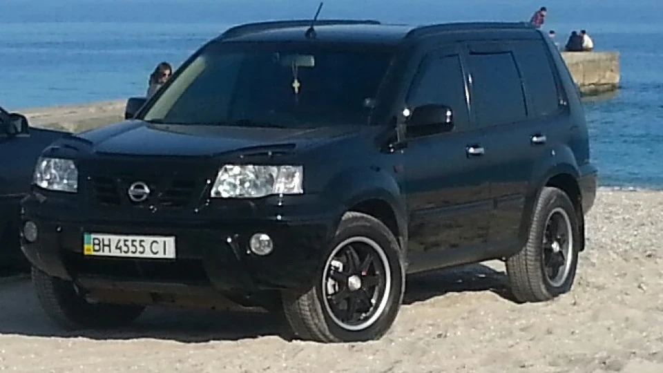 Nissan X-Trail 2.5 LUXURY 4