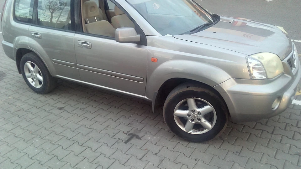 Nissan X-Trail BEIGE