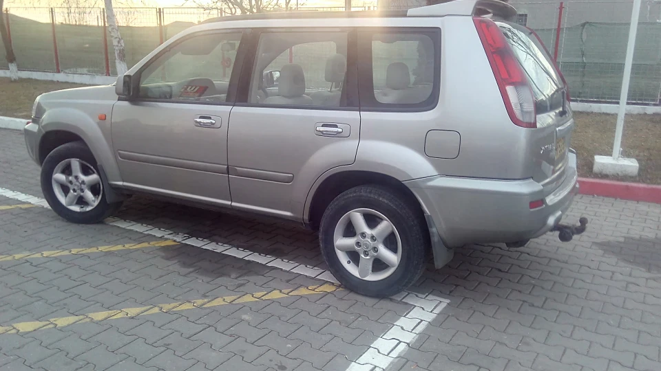 Nissan X-Trail BEIGE 2