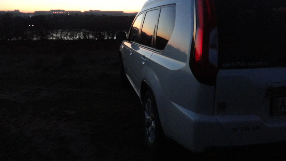 Nissan X-Trail дволітровий холодильник 2