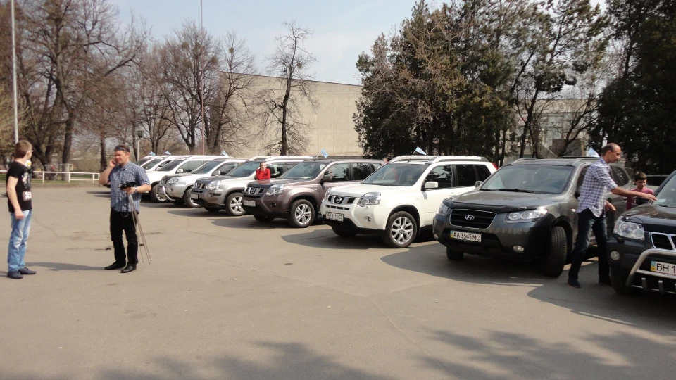 Nissan X-Trail дволітровий холодильник 4