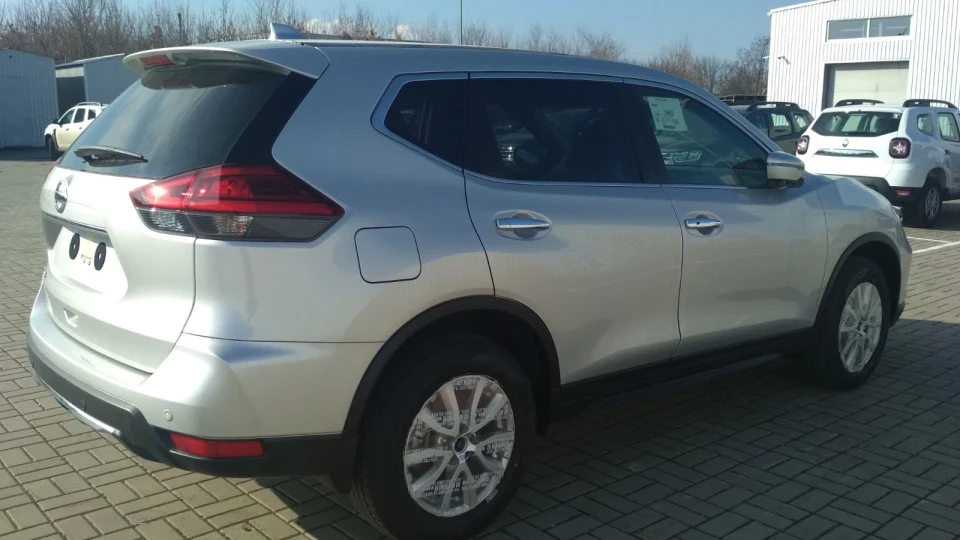 Nissan X-Trail металлік 1,6 d мкпп