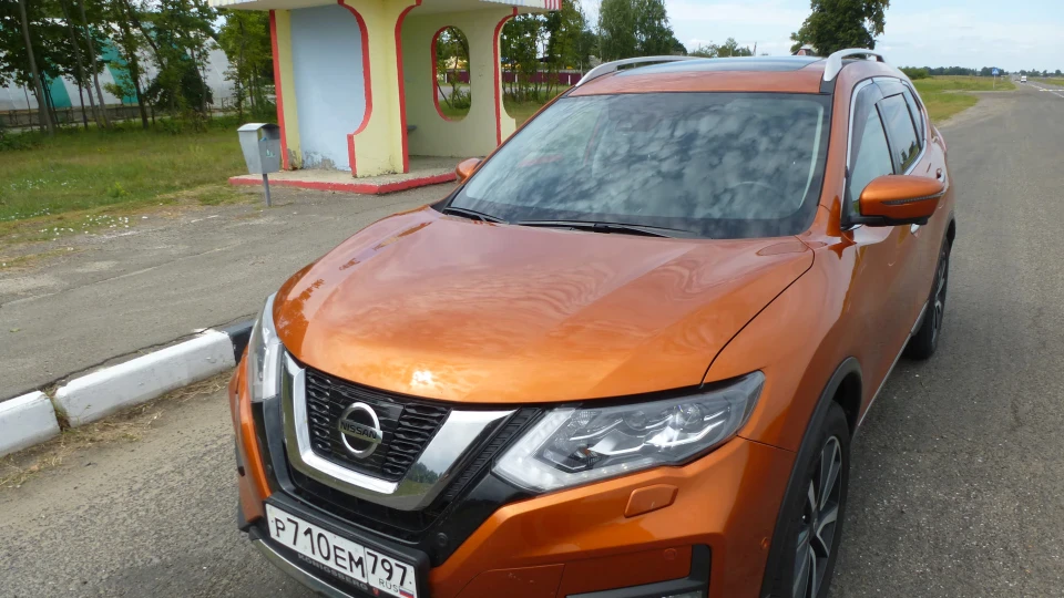 Nissan X-Trail Вогняно-Рудий 2