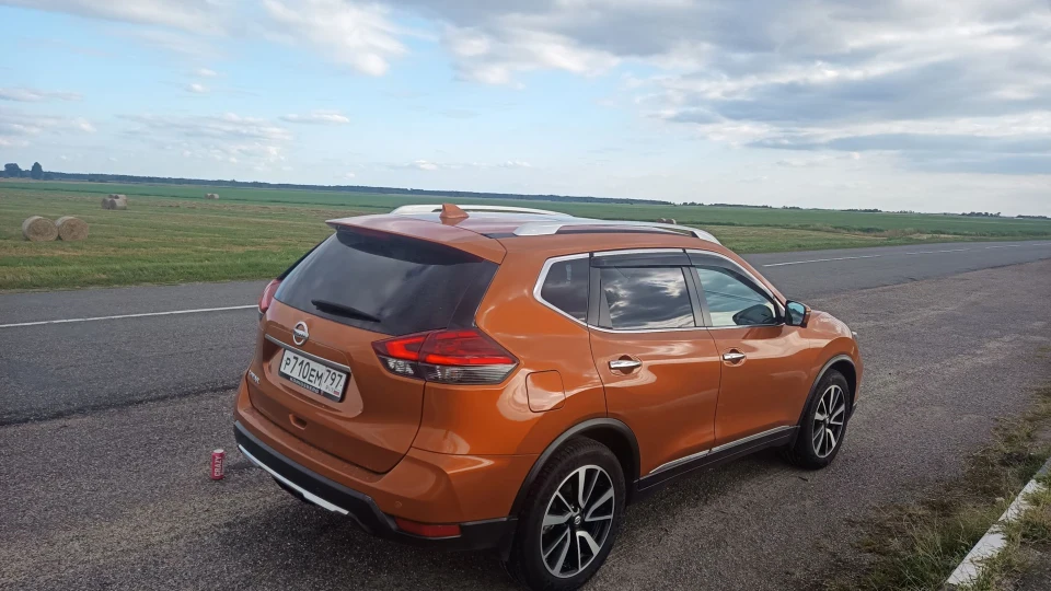 Nissan X-Trail Вогняно-Рудий 4