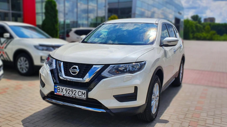 Nissan X-Trail Перламутрова Хитрюга 3