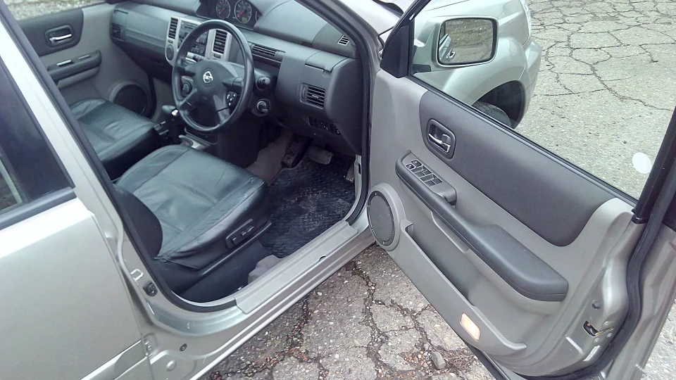 Nissan X-Trail QR25DE AT 2