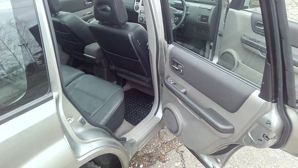 Nissan X-Trail QR25DE AT 3