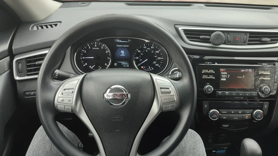Nissan X-Trail Rogue 3