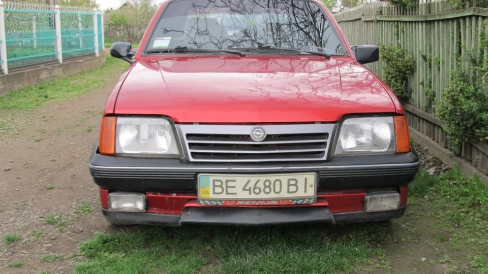 Opel Ascona 4