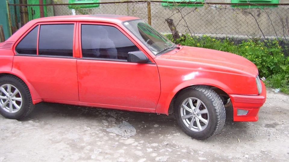 Opel Ascona 4