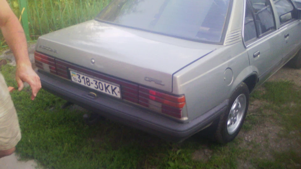Opel Ascona 4