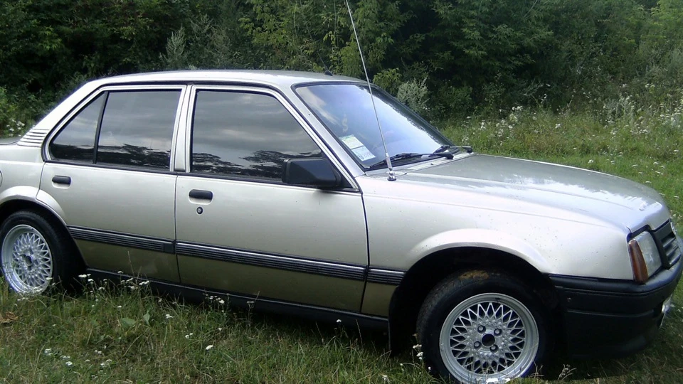 Opel Ascona 2