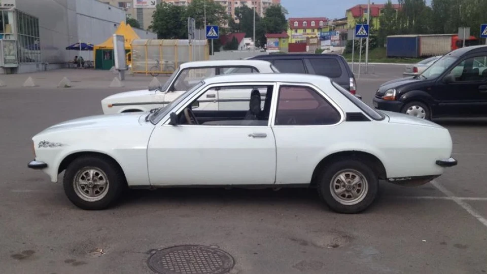 Opel Ascona 2