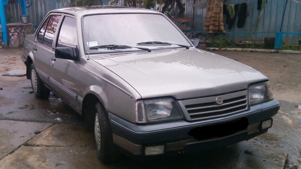 Opel Ascona 2