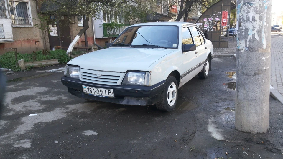 Opel Ascona 4