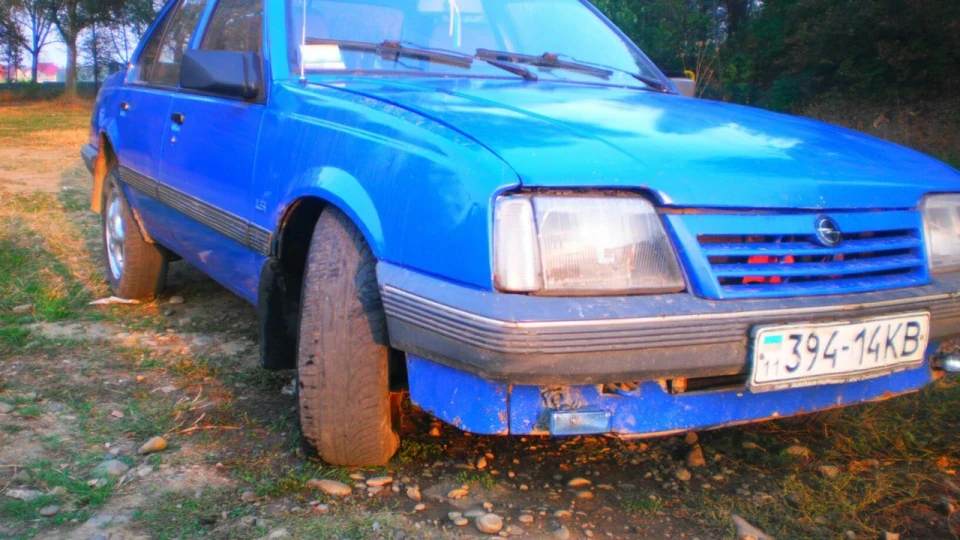 Opel Ascona 4