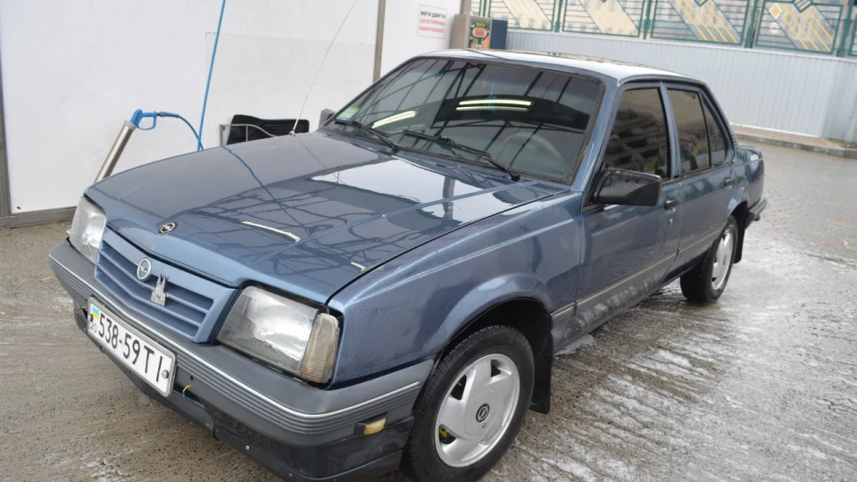 Opel Ascona 2