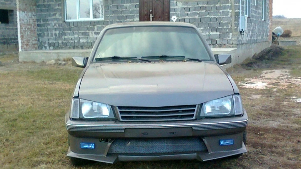 Opel Ascona 2