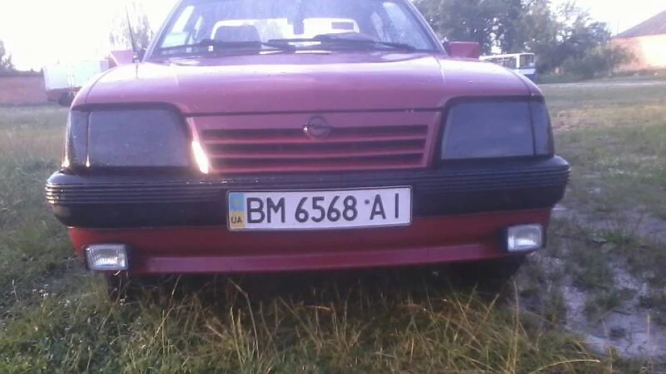 Opel Ascona 1,3s 4