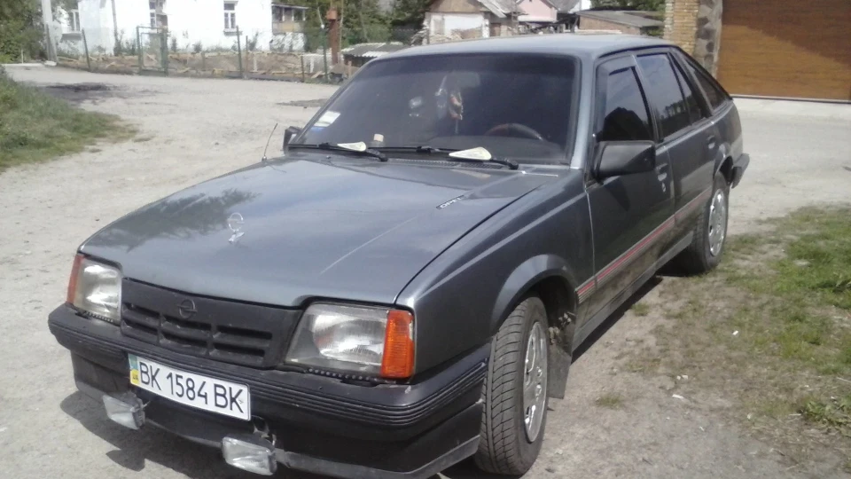 Opel Ascona 1,6 GT/SPORT 4