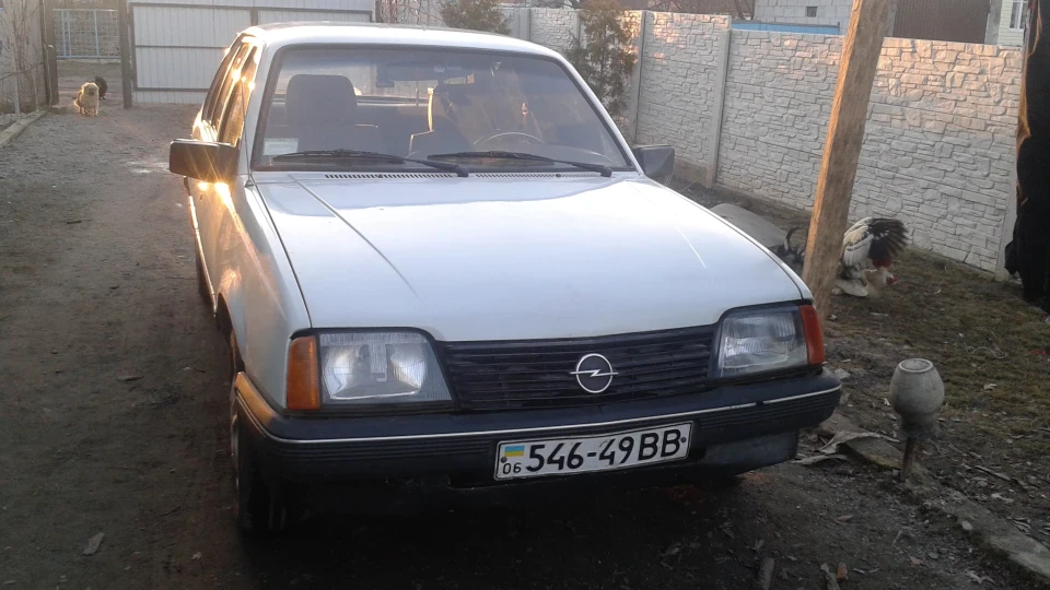 Opel Ascona 1.6 карб