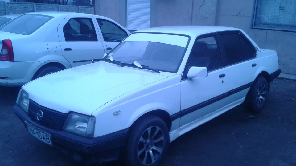 Opel Ascona 1,6 карб. 2