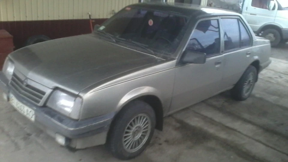 Opel Ascona 1,6 3