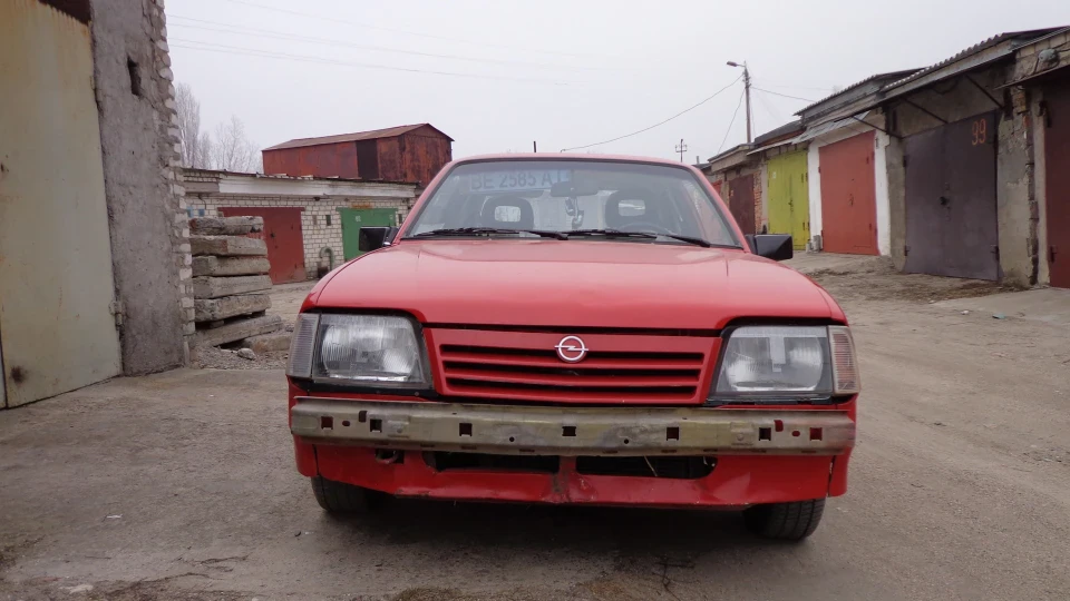 Opel Ascona 1.6 4