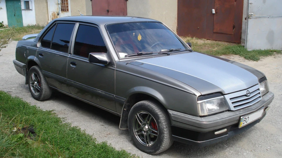 Opel Ascona 16N LS 4