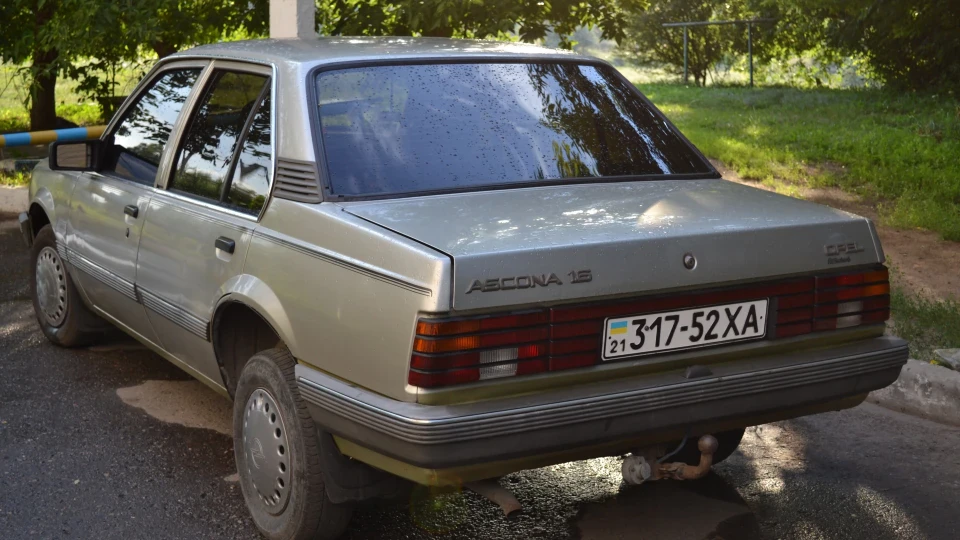Opel Ascona 16N 4